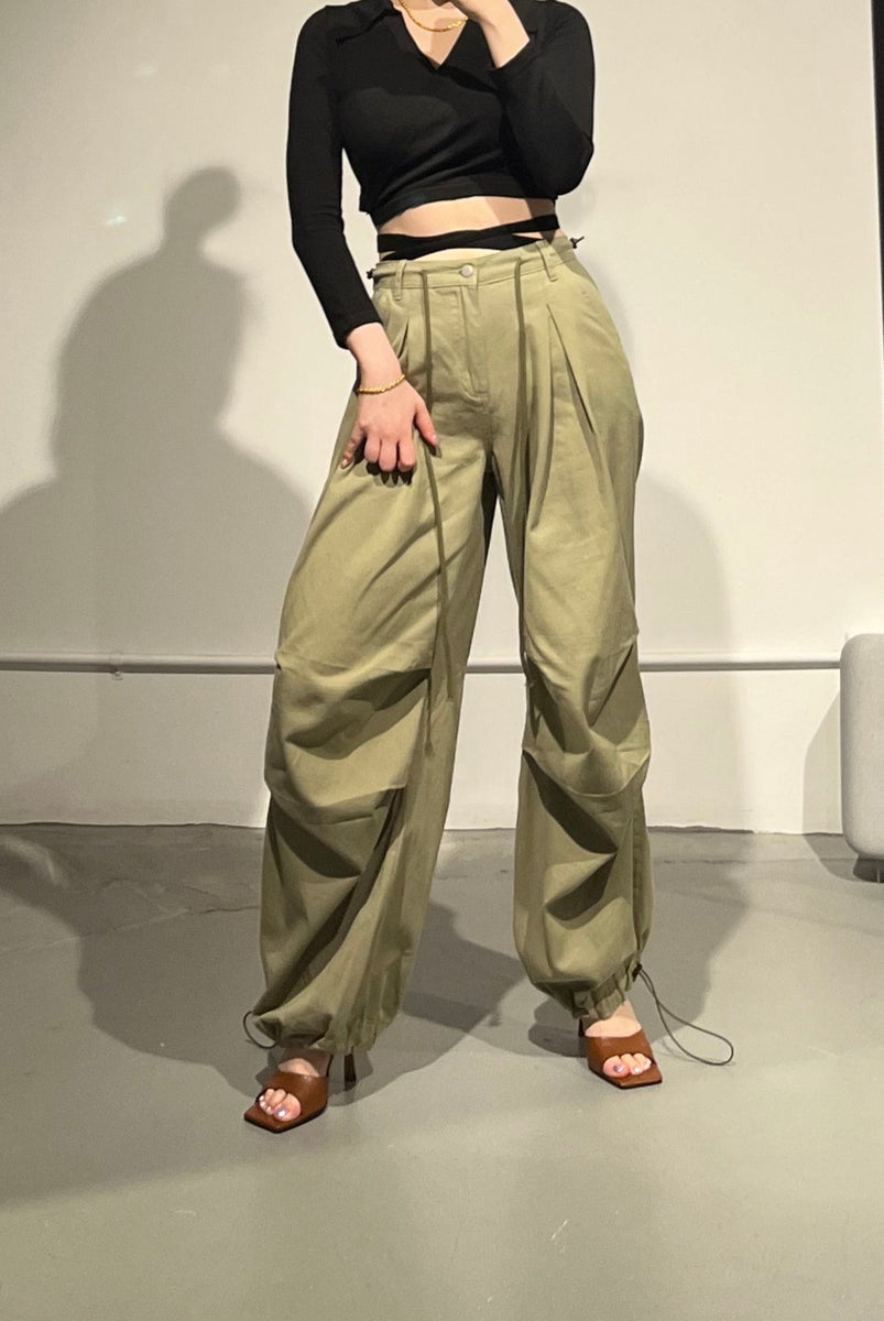 【SCENERITY】Hito pintuck cargo pants Hito pintuck cargo pants - SCENERITY | 60% - Asian Fashion