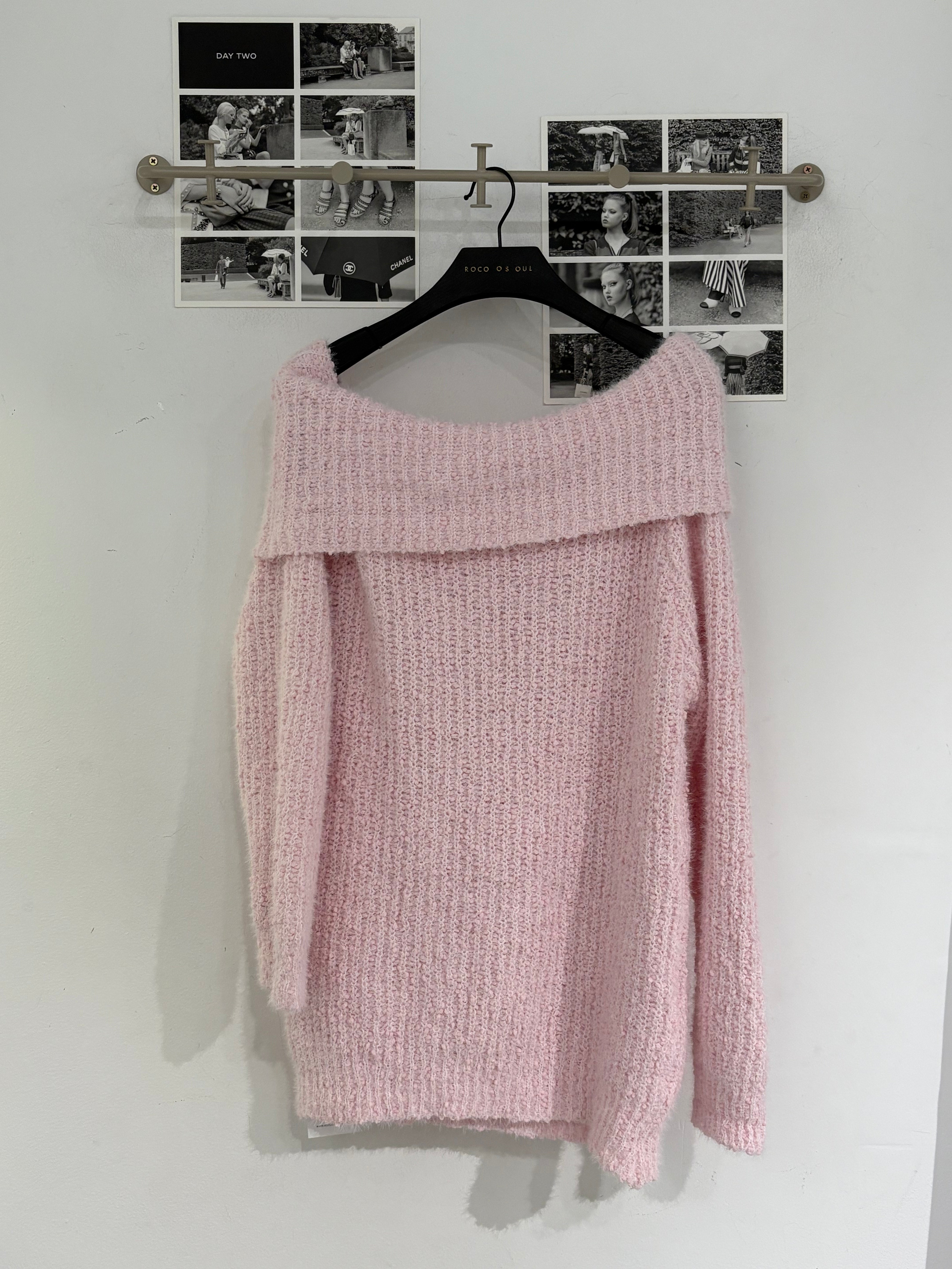 Maru Fluffy Off Knit