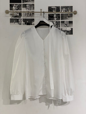 Kkoraji V Choker Blouse