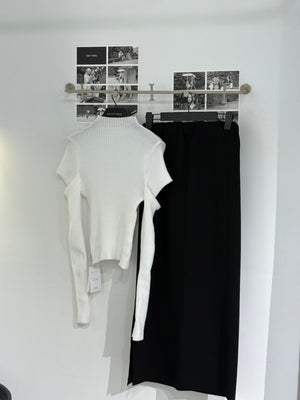 Lucky Cut Rib Knit T