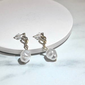 Knots Natural Pearl Earring (925 Silver)