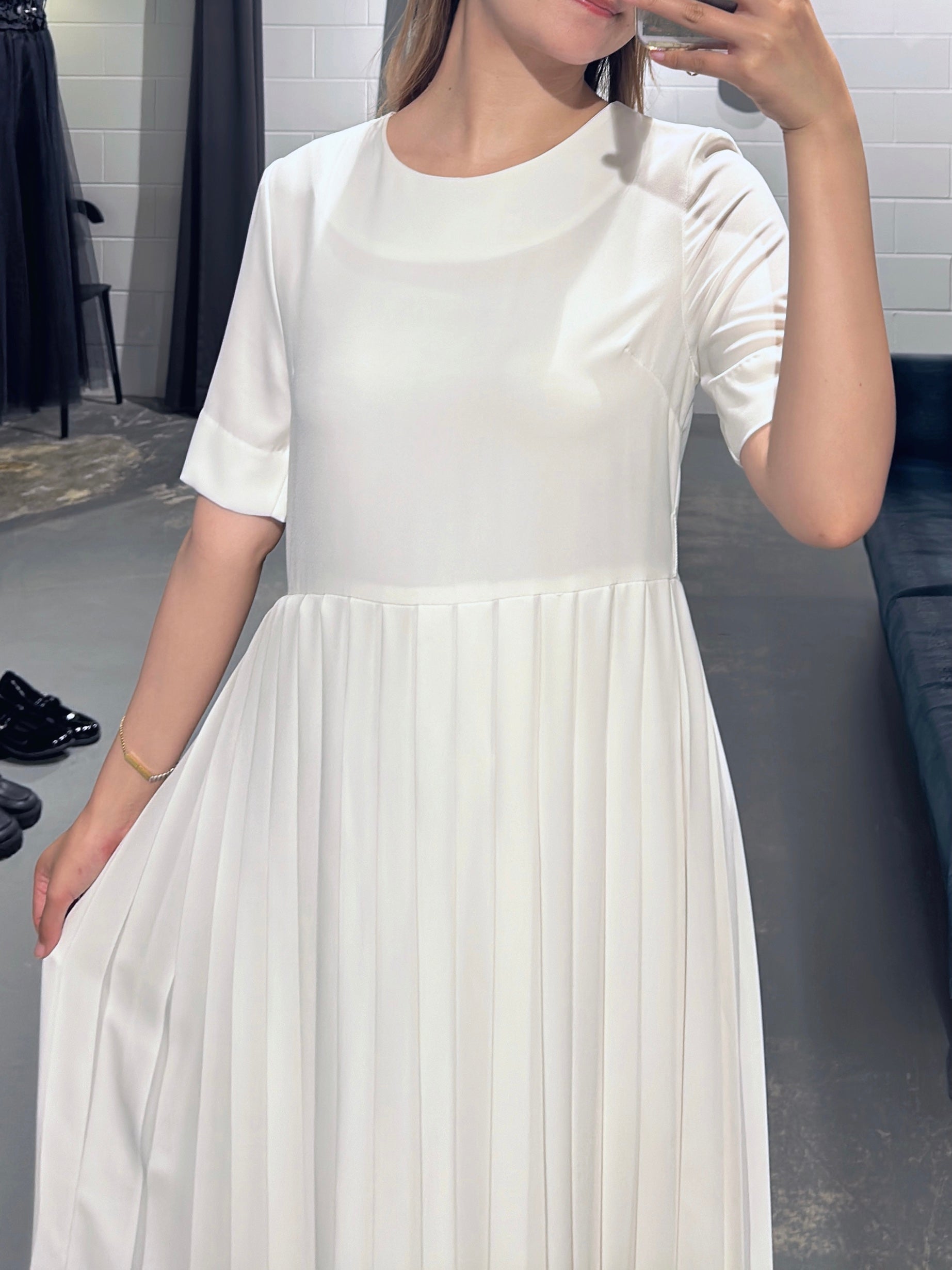Blanc Pleats Dress