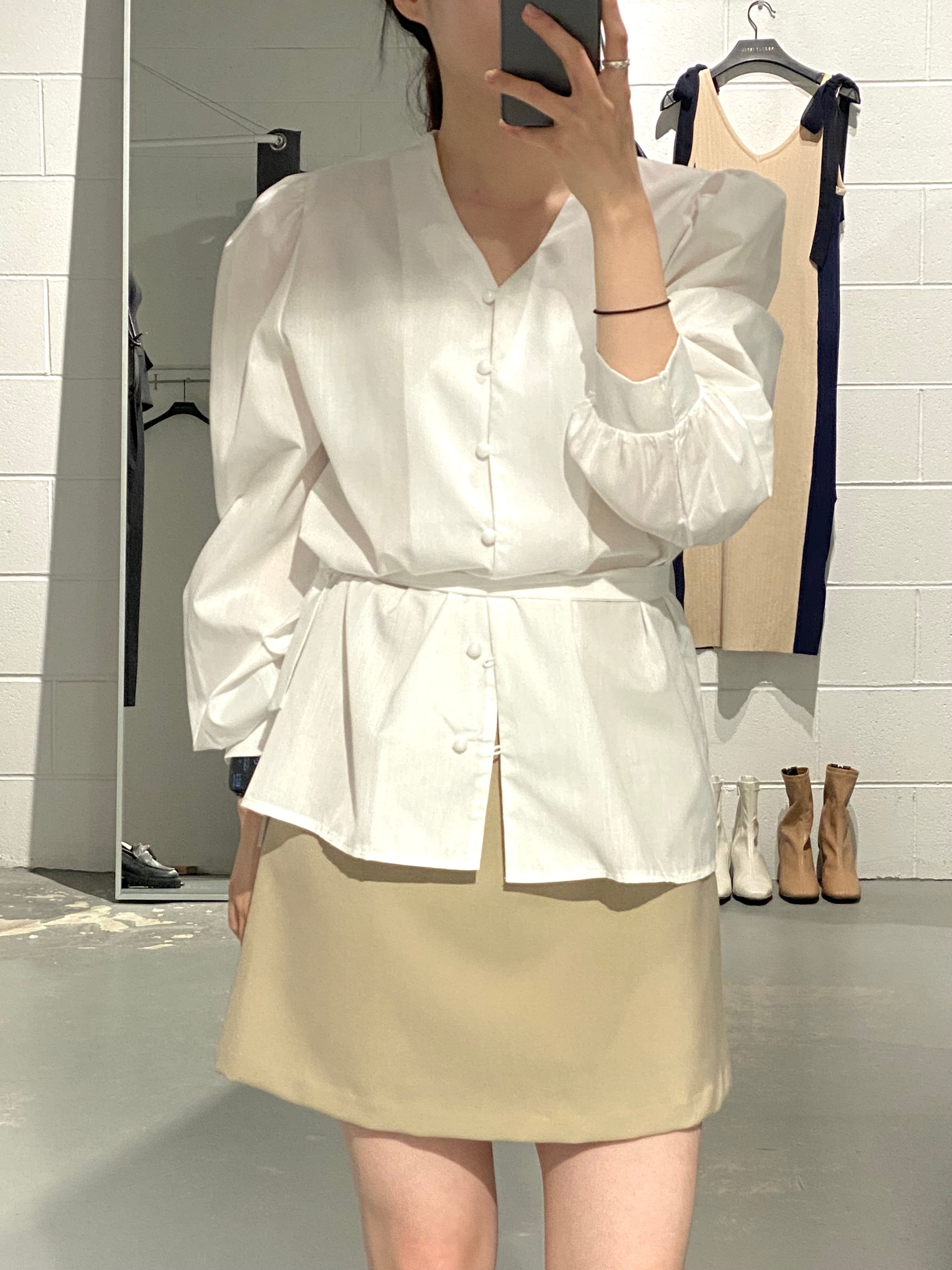 Kkoraji V Choker Blouse