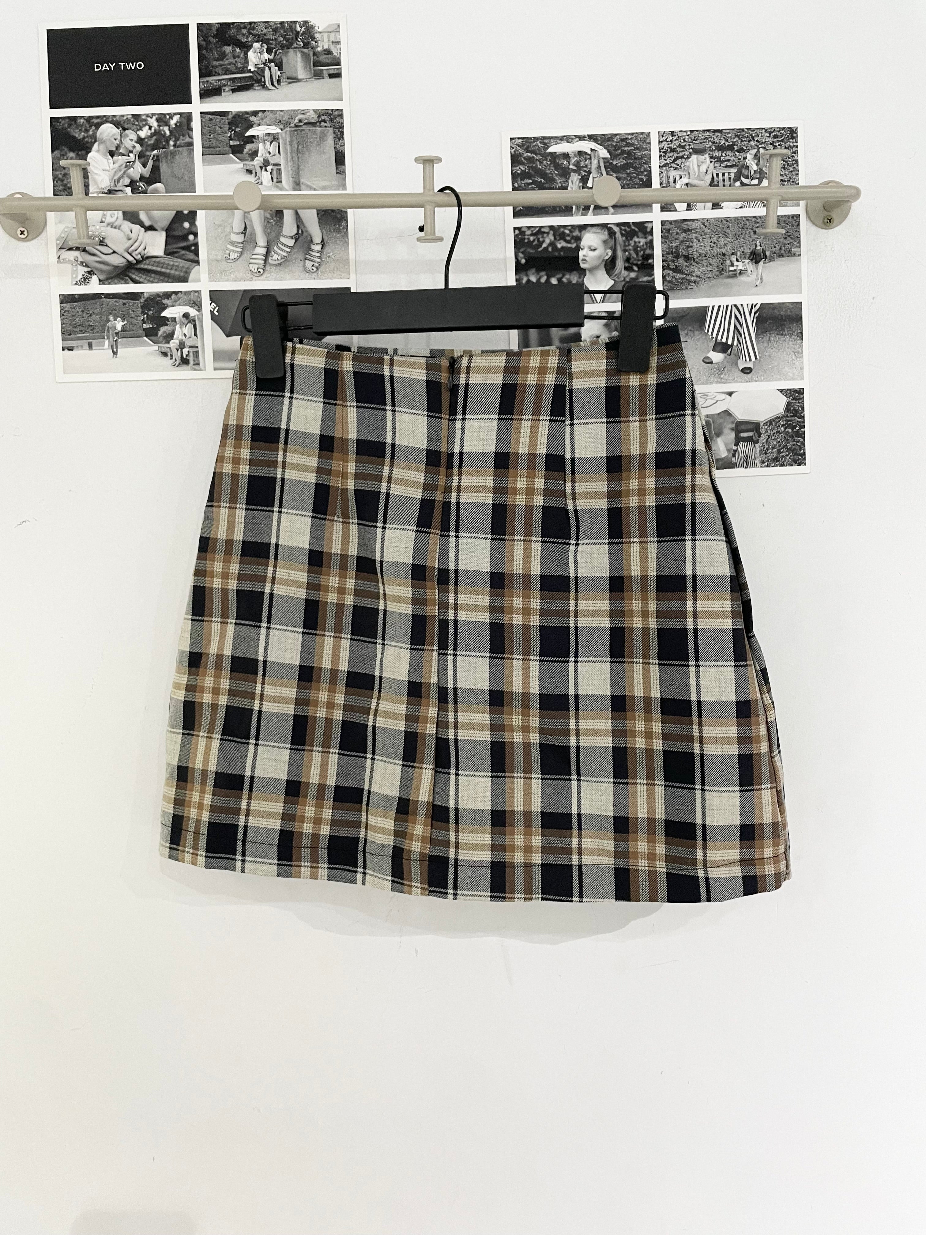 Miss ran Check Skirt