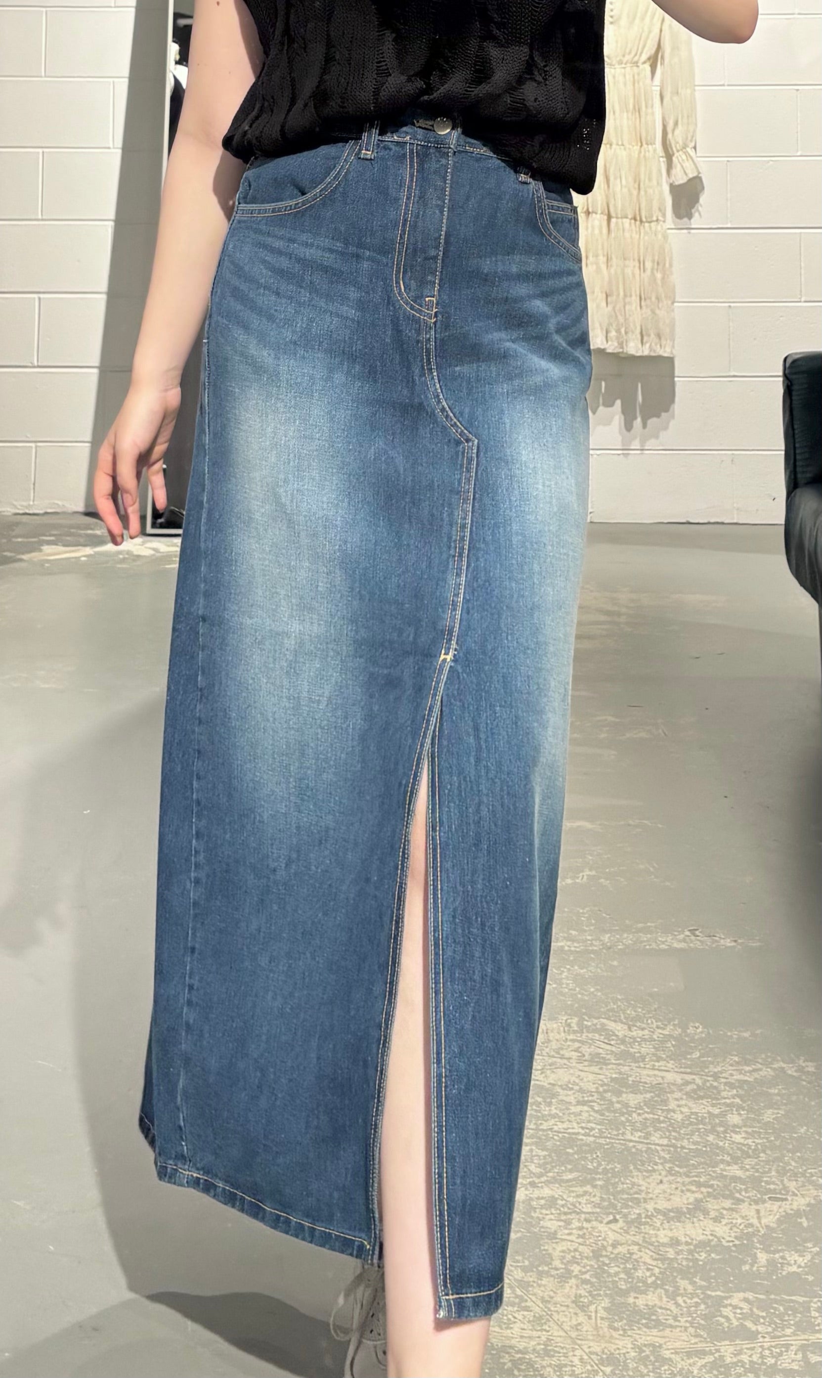 Grove Slit Denim Skirt