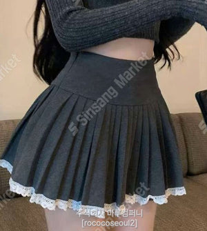 Maru Lace Pleated Skirt