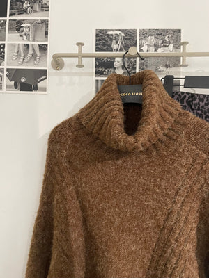 thereby V Turtle-Neck Knit