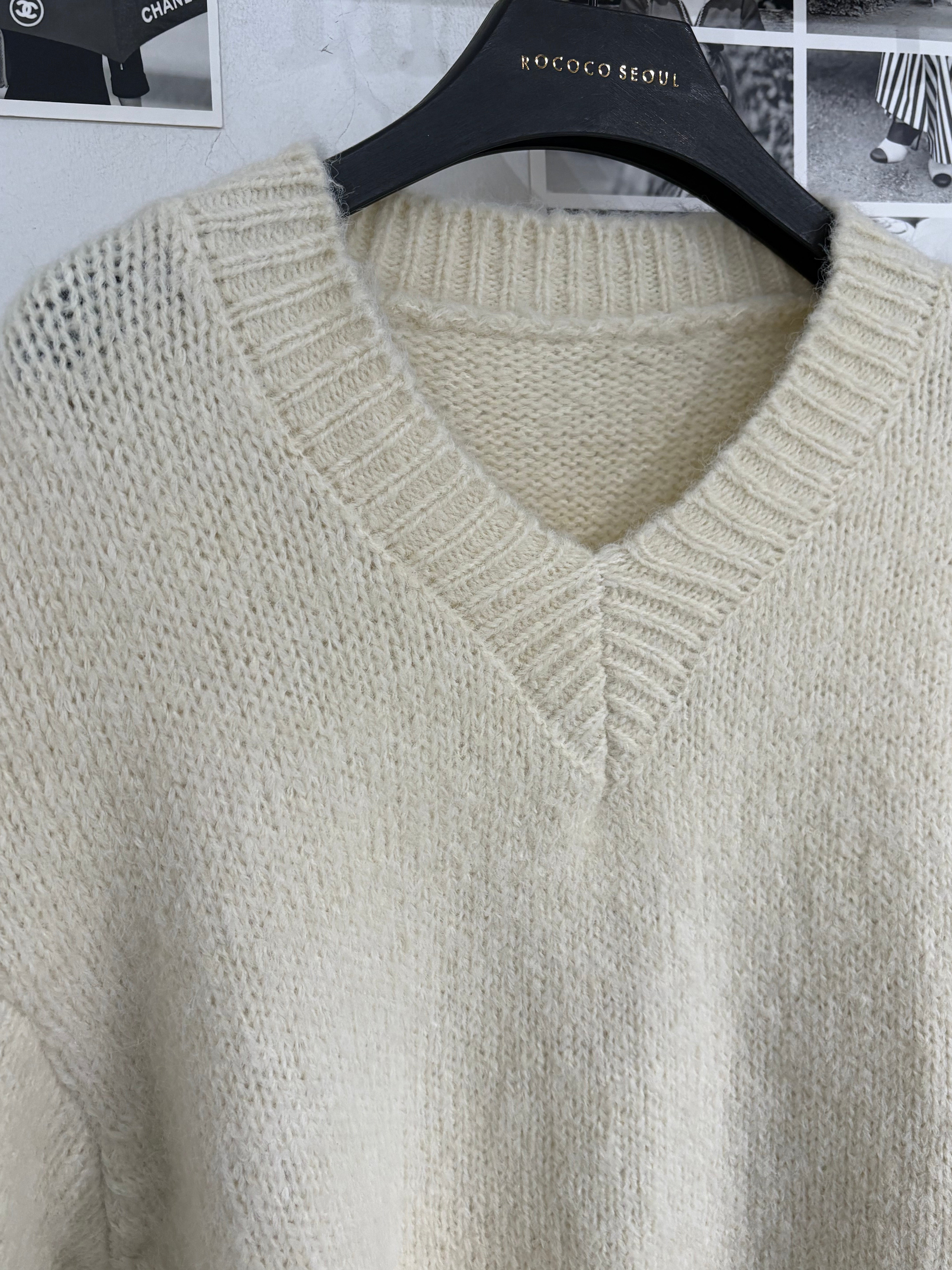 Lucky V Knit