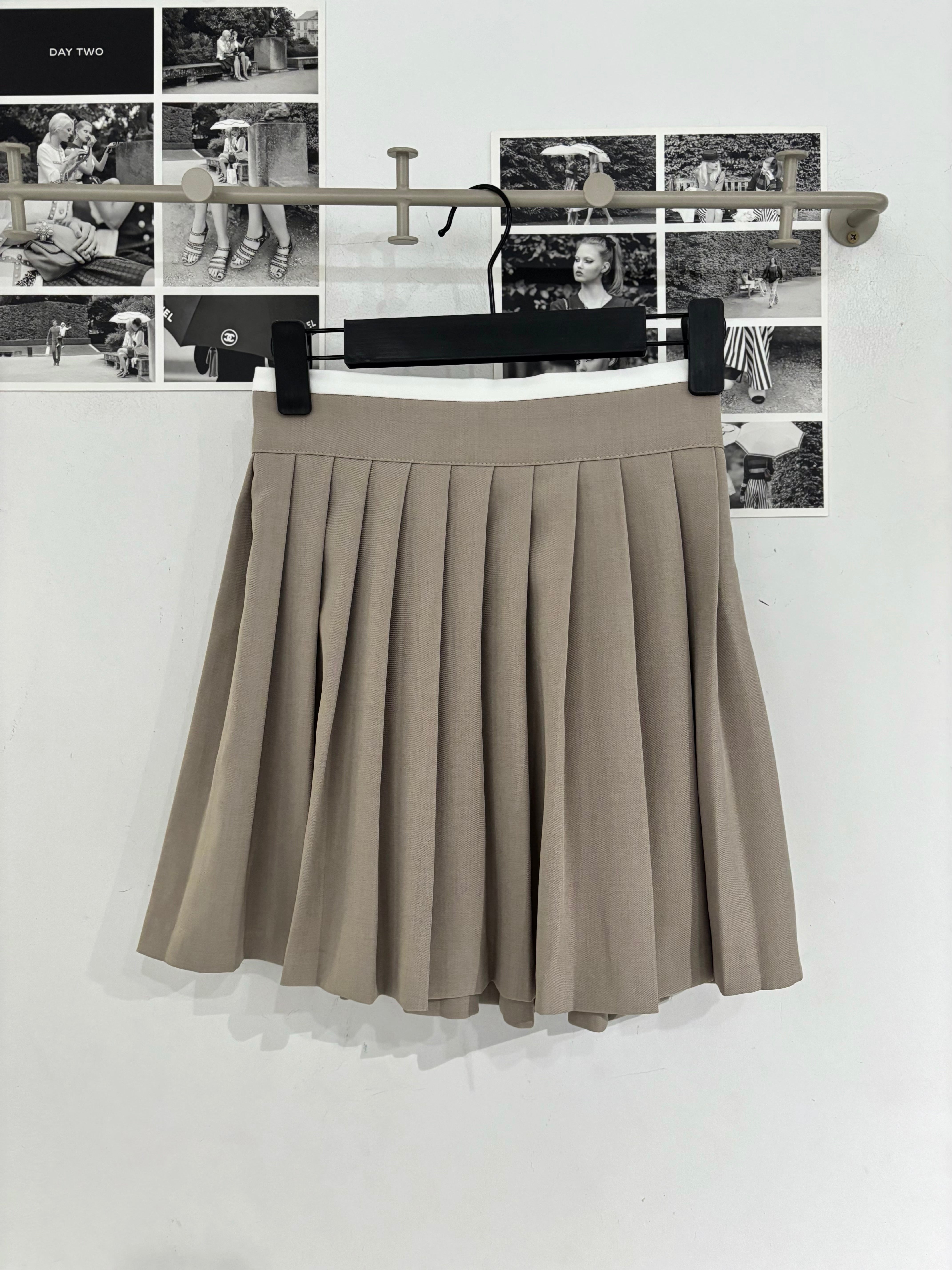 Celeb Jelly Pleats Skirt