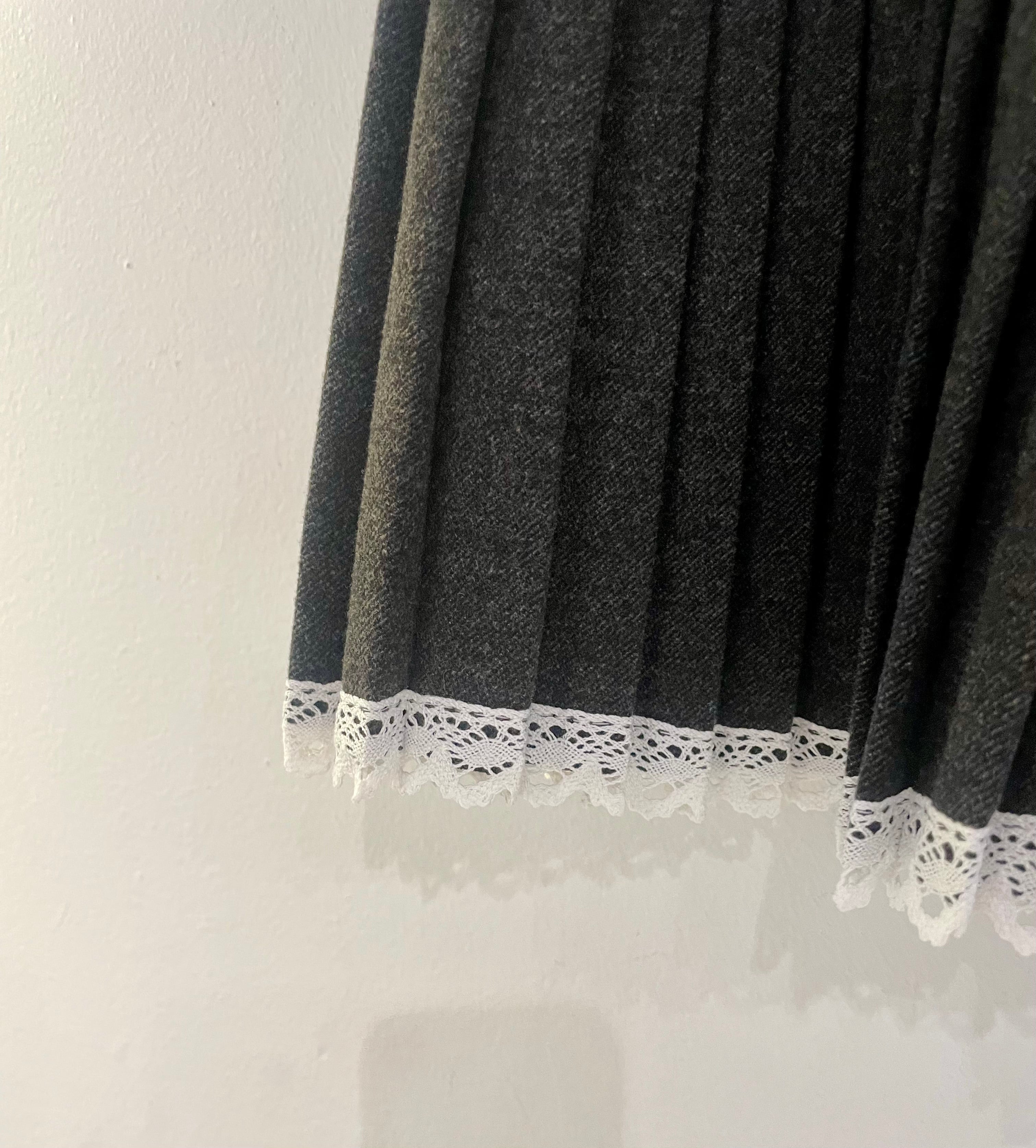 Maru Lace Pleated Skirt