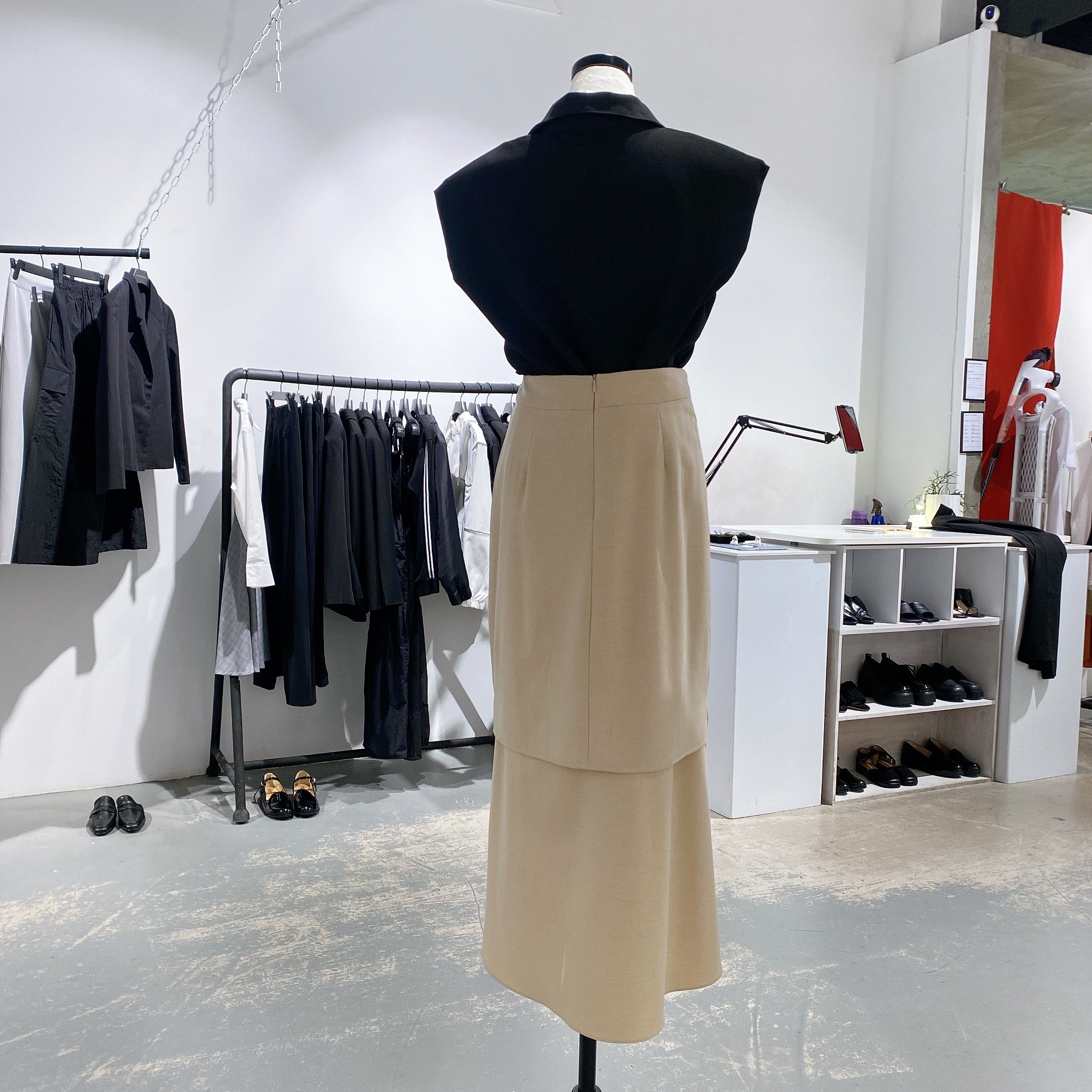 Arc Linen Slit Long Skirt