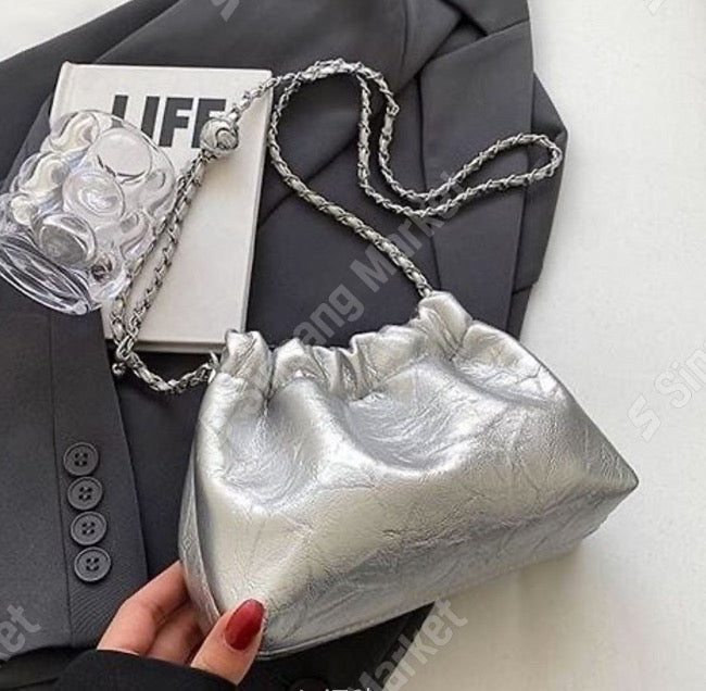 Koi Mood Chain Bag