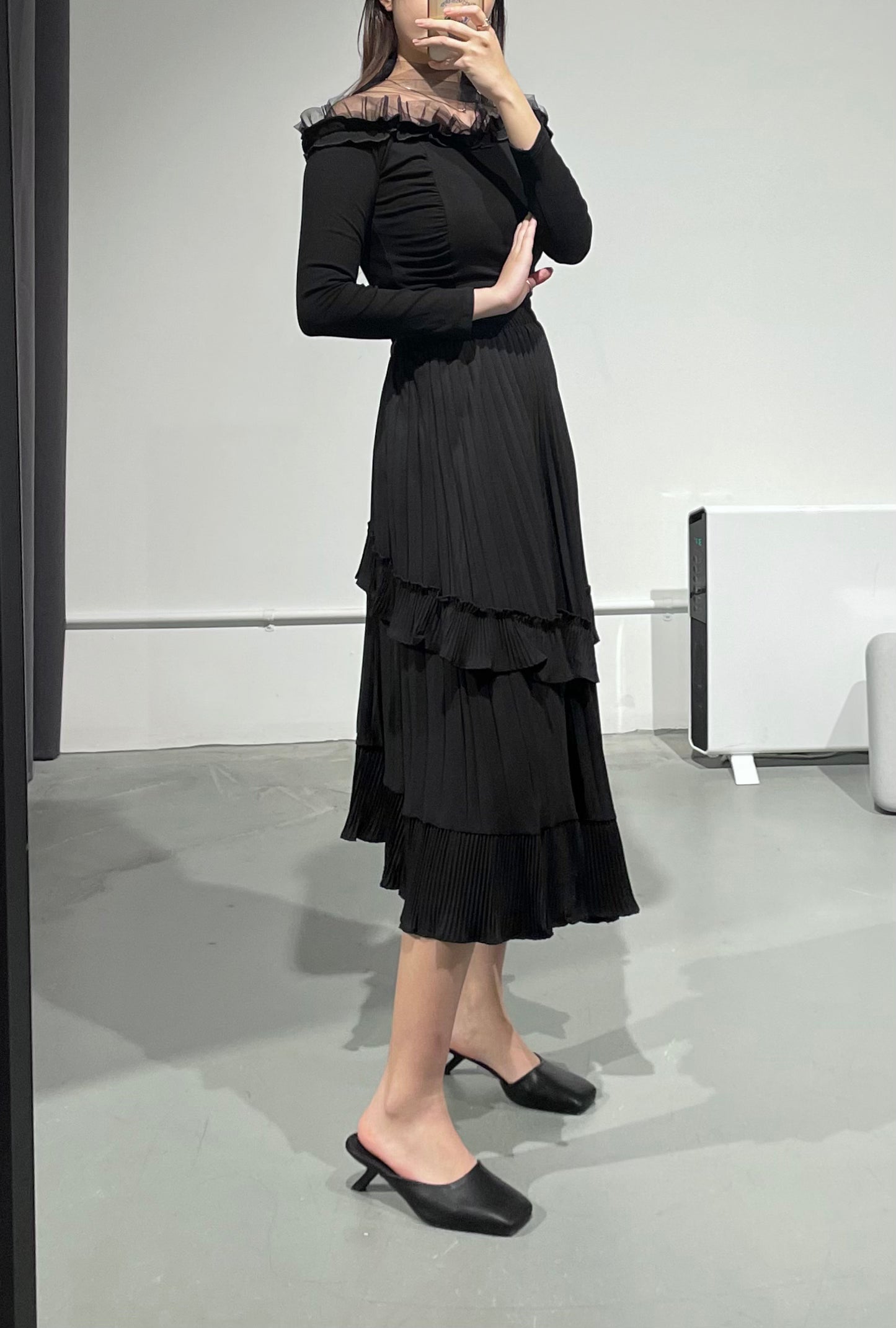 Frill Pleated Unbal Long Skirt