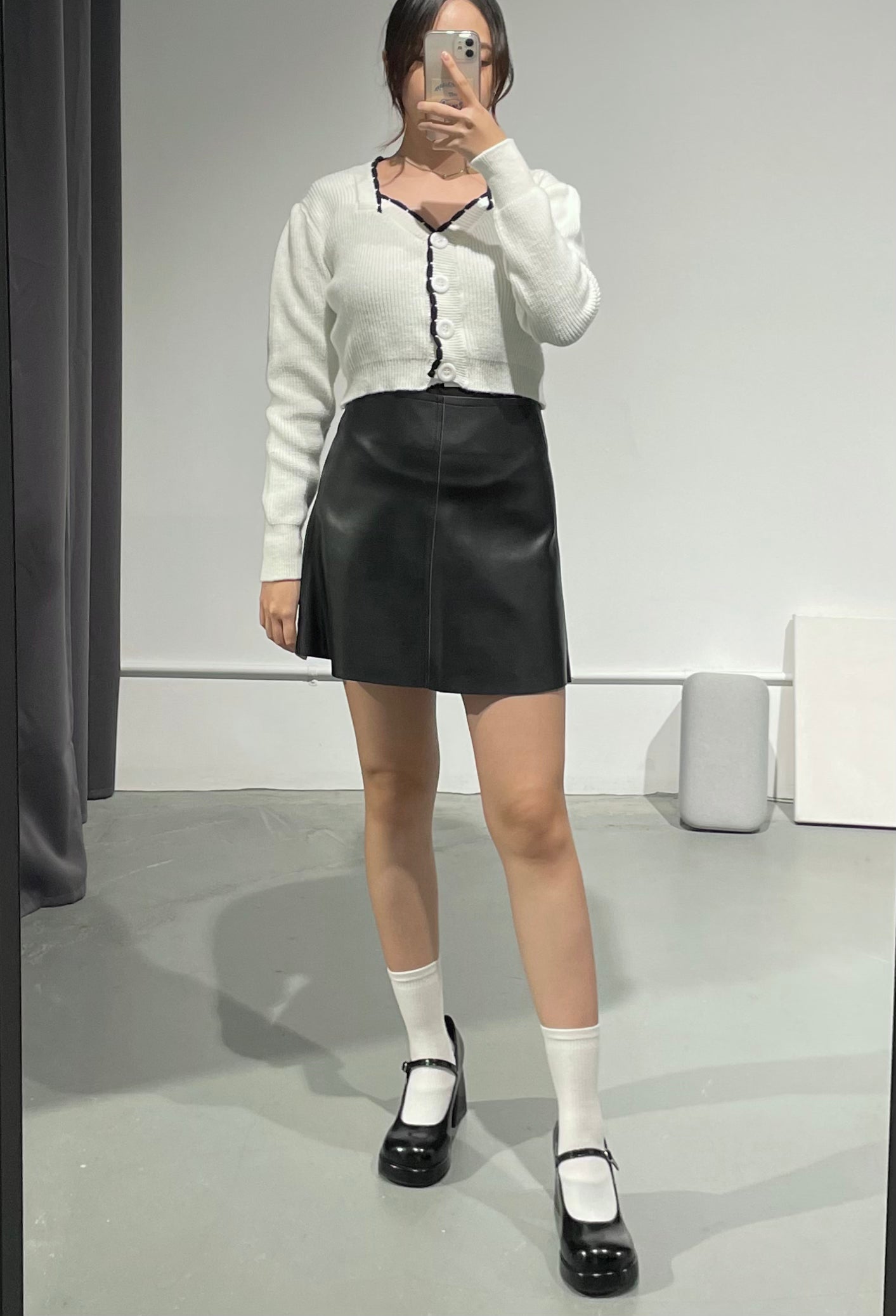 Hong Wave Neck Knit Cardigan