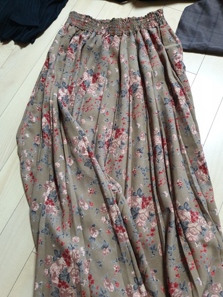 Banding Floral Long Skirt