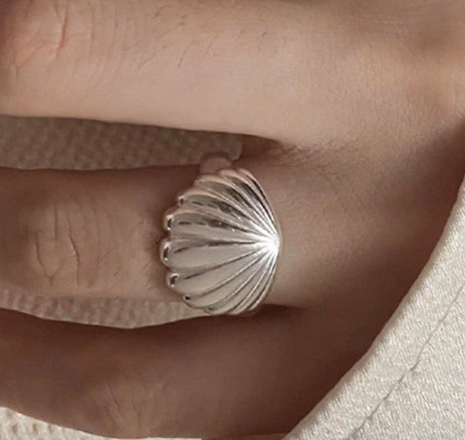 Shell Ring  (925 Silver)