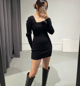 Yuni Buckle V Knit Dress