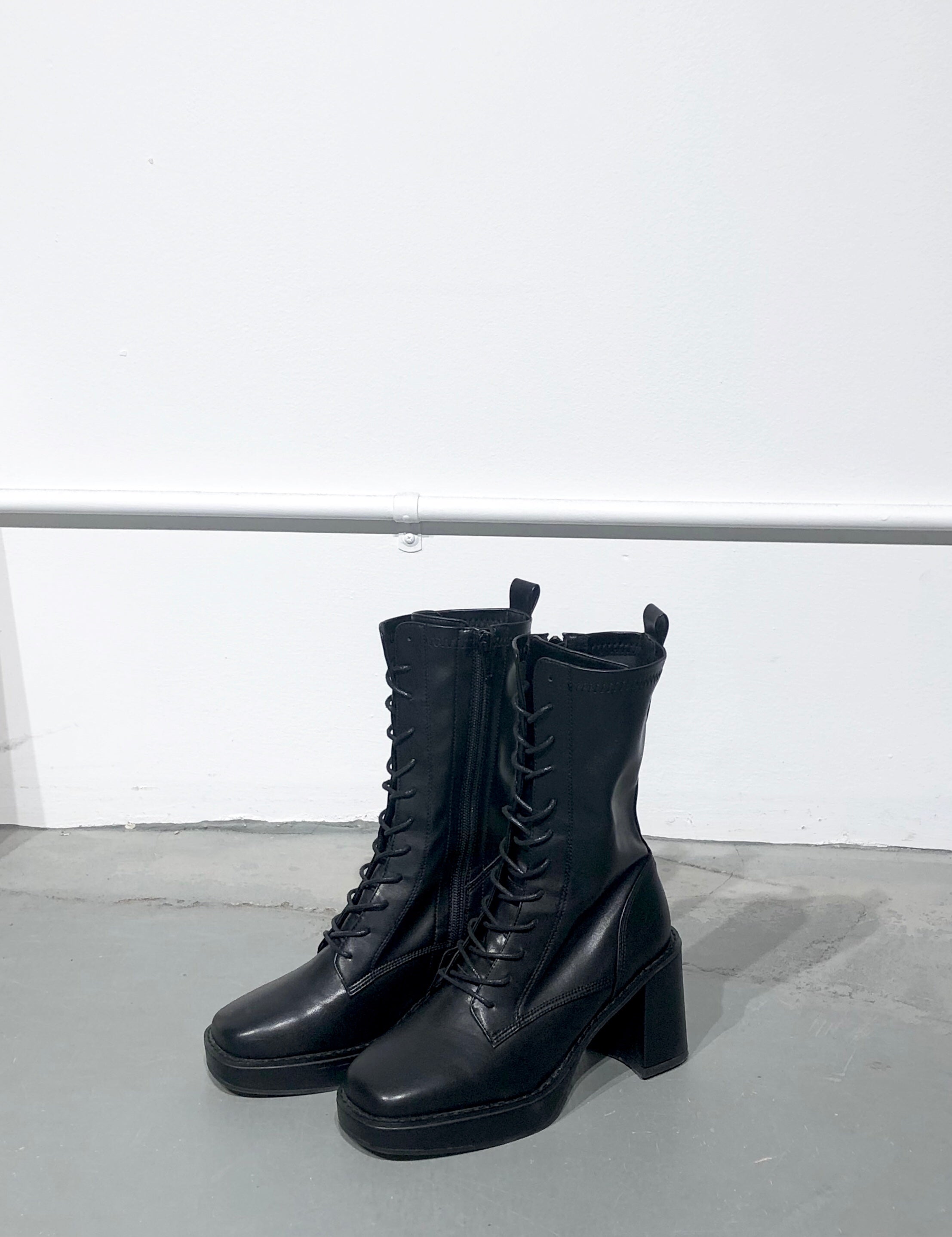 Kiren Laced-up Boots