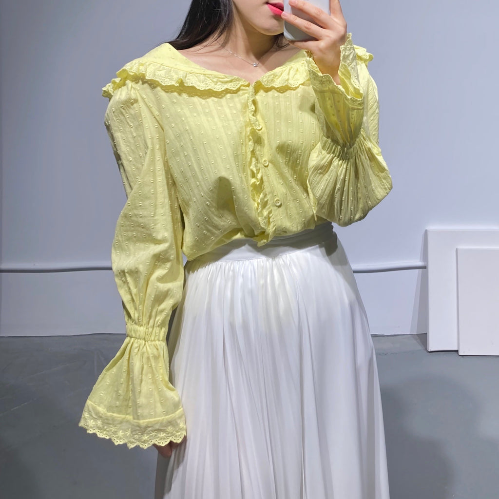 YURA Bell-sleeves Blouse in two colors