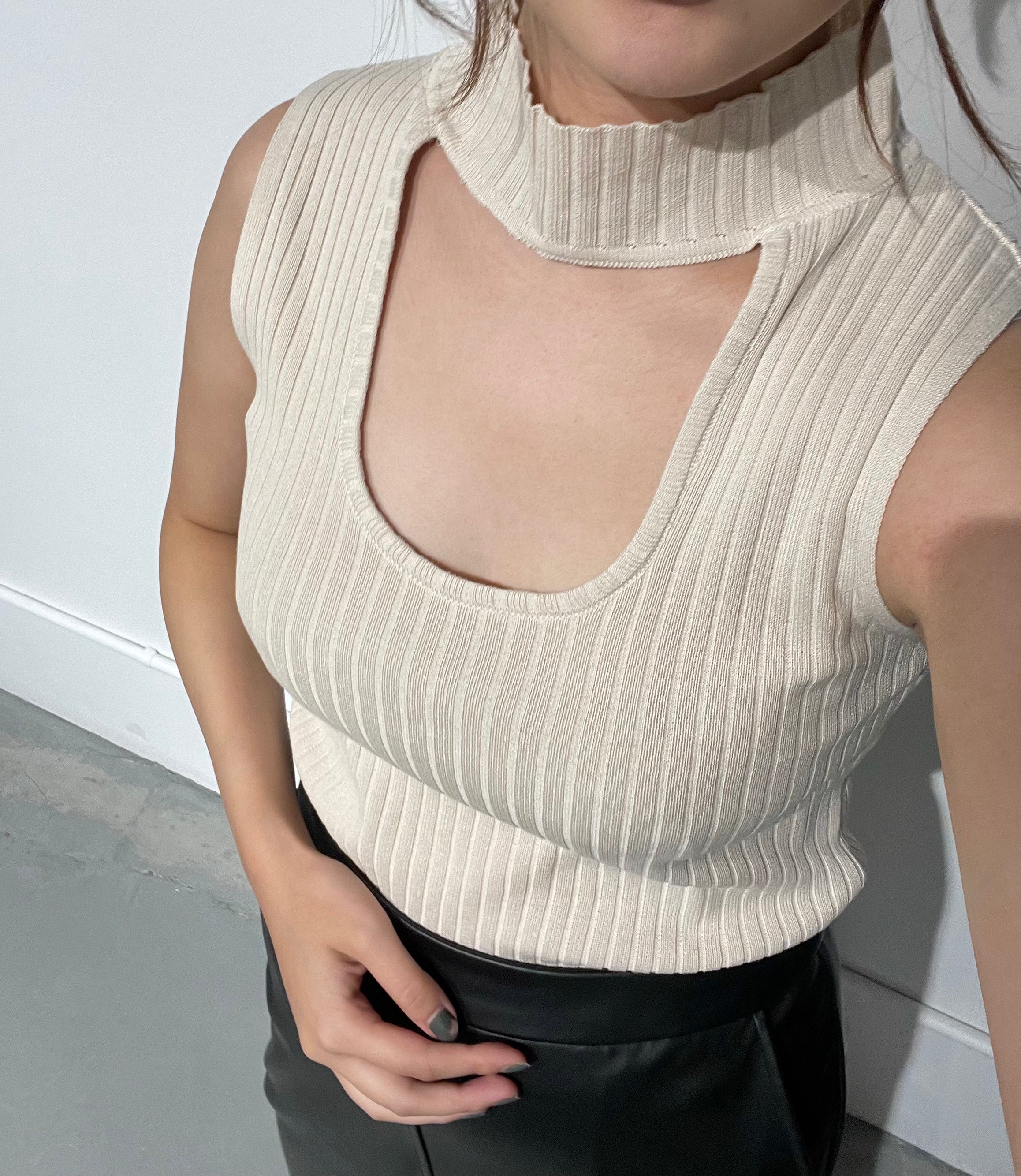 JR U Chocker Sleeveless